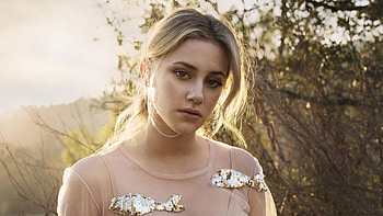 Lili Reinhart, Pulses Spikes, hoot, 2018 HD wallpaper