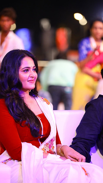 Anushka shetty, telugu actress HD phone wallpaper