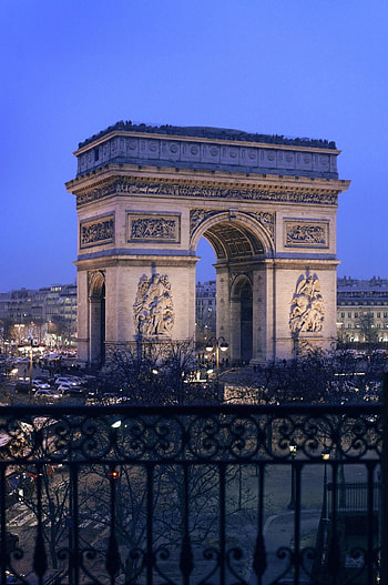 Arc de Triomphe, Champs Elysees, Splendid hotel, Parisian beauty HD phone wallpaper