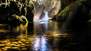 Living Waterfalls Screensaver HD wallpaper
