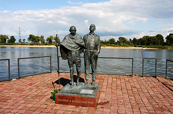 Mahatma Gandhi and Herman Kalenbach monument, Mahatma Gandhi HD wallpaper