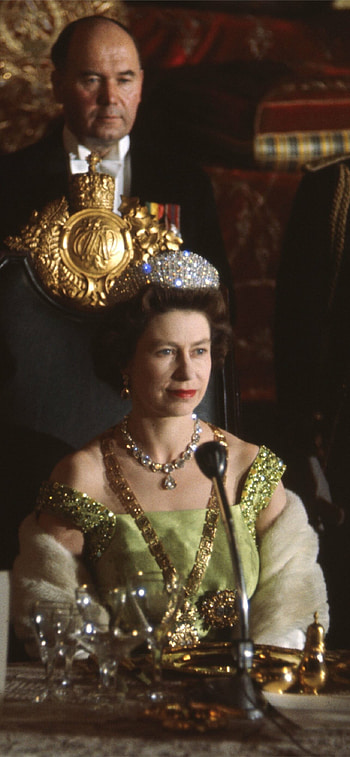 Queen Elizabeth II, , Royal elegance, Majestic queen HD phone wallpaper