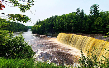 Tahquamenon Falls and Tahquamenon River, Michigan, trees, sky, forest, water, cascade, usa HD wallpaper