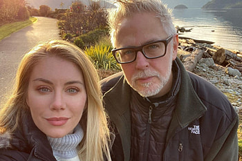 James Gunn, Jennifer Holland, Age difference, Engaged duo HD wallpaper