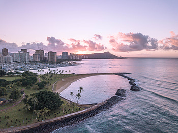 Aerial view of Ala Moana Beach Park, Coastal beauty, Urban oasis, Hawaiian vacation HD wallpaper