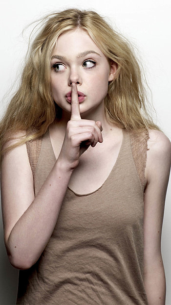 Elle Fanning, 2020, Ultra , Mobile HD phone wallpaper