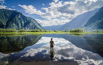 Lake in Altai, Russia, clouds, calm, mountains, lake, Russia HD wallpaper