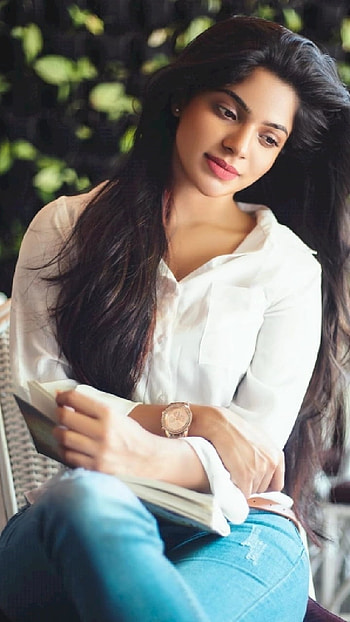 Divya Bharathi, actress, beauty, girl HD phone wallpaper