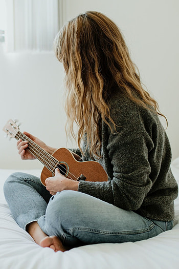 Ukulele portraits, Captivating strings, Musical snapshots, Artful ry HD phone wallpaper