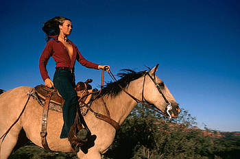 Riding.., style, cowgirl, fun, brunettes, fashion, horses, outdoors, ranch, girls, women, models, boots, western, female HD wallpaper