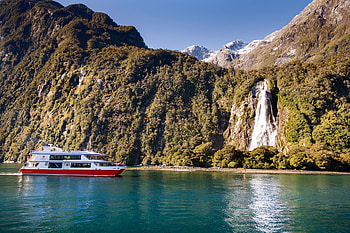 Milford Sound, Boat cruise, Best way to explore, Southern Discoveries HD wallpaper