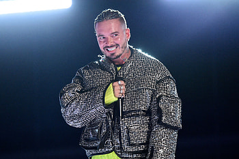 J. Balvin, San Antonio concert, Unforeseen issues HD wallpaper