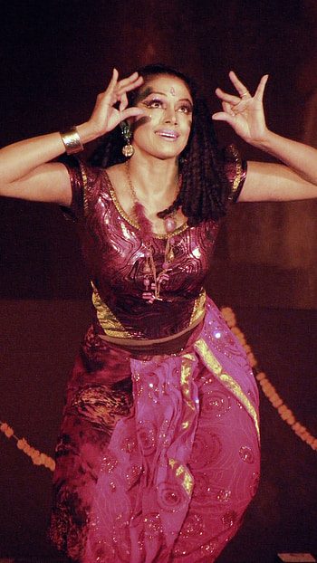 Shobana, multilingual actress, bharatanatyam HD phone wallpaper
