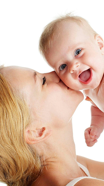 Baby Mom, Mom Kissing, Baby HD phone wallpaper