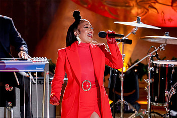Mickey Guyton, Beat racism, Sing super bowl national anthem, California news HD wallpaper