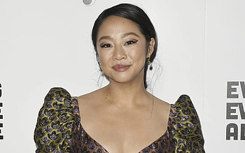 Stephanie Hsu movies, Natasha Lyonne, Rian Johnson, Poker Face series HD wallpaper