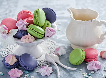 Macarons, colorful, food, sweets HD wallpaper