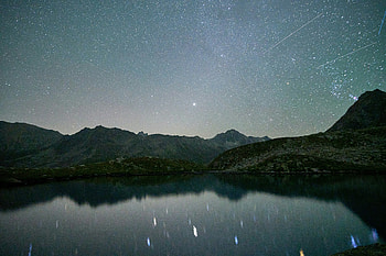 Starry Night Sky Over Calm Mountains, stars, sky, mountains, reflection, nature HD wallpaper