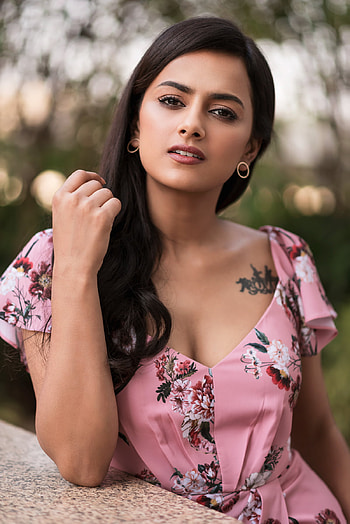 Shraddha Srinath, lip, Kannada actress HD phone wallpaper