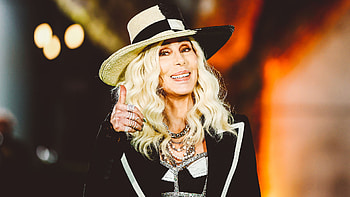 Cher's reinventions, Eternal youth, Rejecting cosmetic touch-ups, Natural beauty HD wallpaper