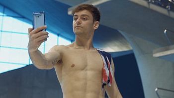 Tom Daley, Sports icon, Banned ad, Variety of men HD wallpaper