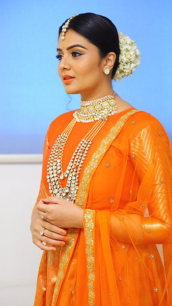 Sreemukhi, telugu actress, model HD phone wallpaper