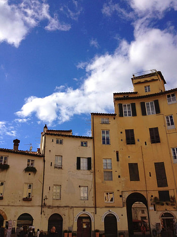 Tuscany in love, Transat experience, Lucca charm, Romantic getaway HD phone wallpaper