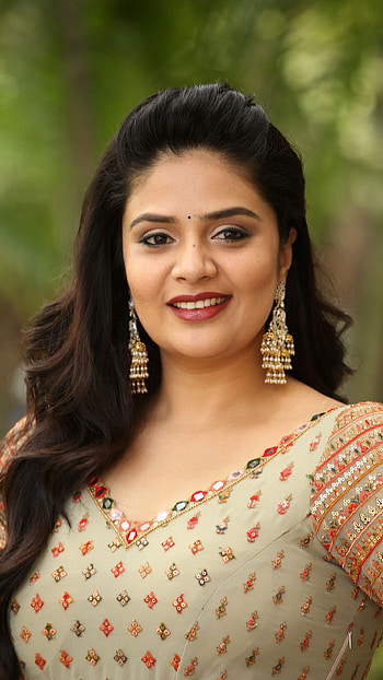 Sreemukhi, telugu actress, anchor, crazy uncles launch HD phone wallpaper