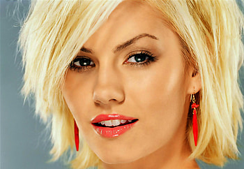 Elisha Cuthbert, Movies icon, Actress charisma, Captivating beauty HD wallpaper
