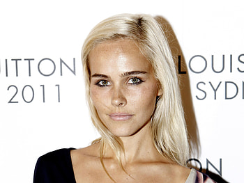 Isabel Lucas, Dark eyebrows, Striking beauty, Flawless appearance HD wallpaper