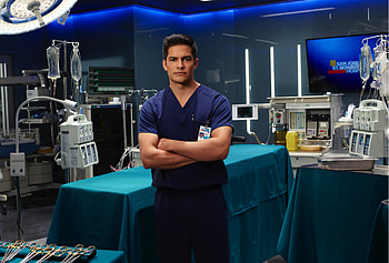 Nicholas Gonzalez, The Good Doctor, NHMC Awards, Fanfest HD wallpaper
