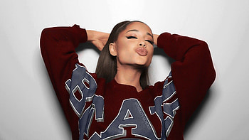 Ariana Grande, Aesthetic , Celebrity singer, Artsy backgrounds HD wallpaper