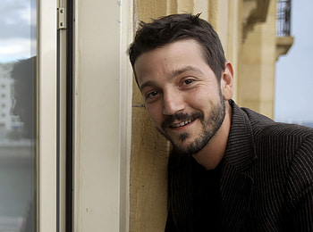 Diego Luna, Favorite celebrities, genic charm, International acclaim HD wallpaper