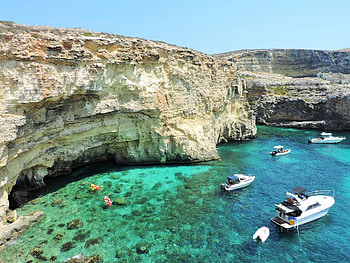 Comino Island, Malta's beauty, Vagabundler's guide, Blue paradise HD wallpaper