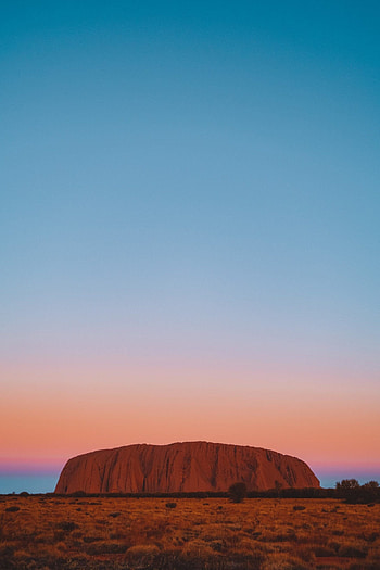 Where to stay at Uluru, Ayers Rock resort guide, Explore Shaw's recommendations HD phone wallpaper