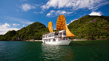Halong Bay, Vietnam's beauty, Scenic wonders, Captivating landscapes HD wallpaper