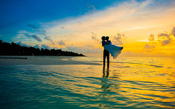 ლ, Girl, Sunset, Shore, Hugs, Lovers HD wallpaper