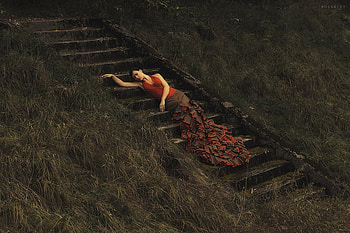 Beauty Sleep, lady, stairs, beautiful, sleeping, dress, beauty HD wallpaper