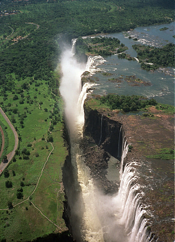 Victoria Falls, Natural wonder, Armuts and elend, Tourist destination HD phone wallpaper