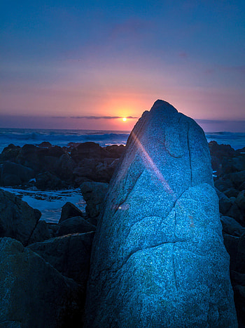 Nature, Sunset, Sea, Twilight, Rocks, Beams, Rays, Dusk HD phone wallpaper