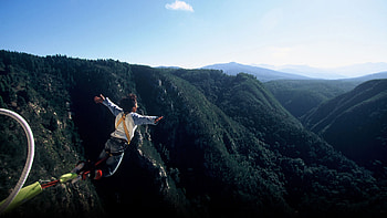 Bungee jump , High definition leap, Adventure , Adrenaline-filled experience HD wallpaper