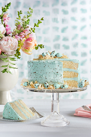Easy birtay cake, Celebration centerpiece, Festive decorations, Tasty treat HD phone wallpaper