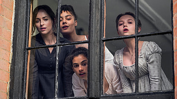 Dakota Johnson Henry Golding Mia McKenna-Bruce Richard E. Grant Persuasion (2022) HD wallpaper