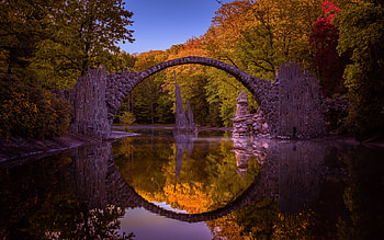 Devils Bridge, Rakotzbrucke, evening, sunset, Rakotz Lake, Rakotz Bridge, autumn, Saxony, Azalea and Rhododendron Park Kromlau, Germany HD wallpaper