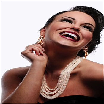 BEAUTIFUL SMILE, model, perls, smile, happy, lips, woman, beauty HD wallpaper