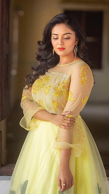 Sreemukhi, sexy gorgeous, model HD phone wallpaper