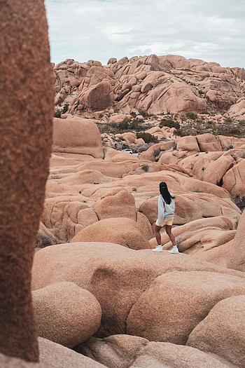 Nature, Stones, Rocks, Miscellanea, Miscellaneous, Girl HD phone wallpaper