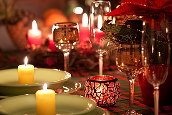 Merry Christmas, night, dinner, design, graphy, nice, cups, party, holiday, flower, glass, glasses, candles, table, plates, decor, beautiful, happy new year, elegant, candle, lights, cool, romantic, christmas star HD wallpaper