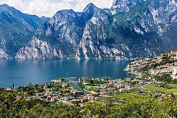 Lake Garda, Stunning backgrounds, Majestic waters, Breath-taking views HD wallpaper