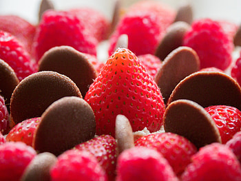Food, Strawberry, Chocolate, Desert, Berries HD wallpaper